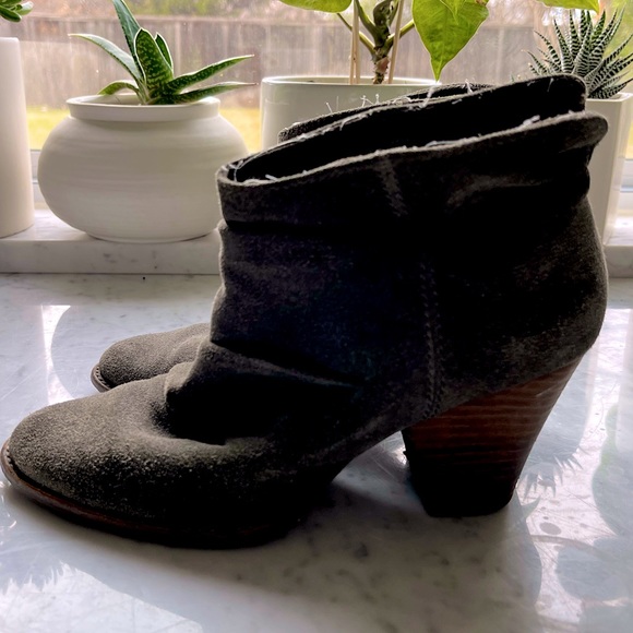 Splendid Olive Green Rouched Suede Booties - Picture 6 of 16